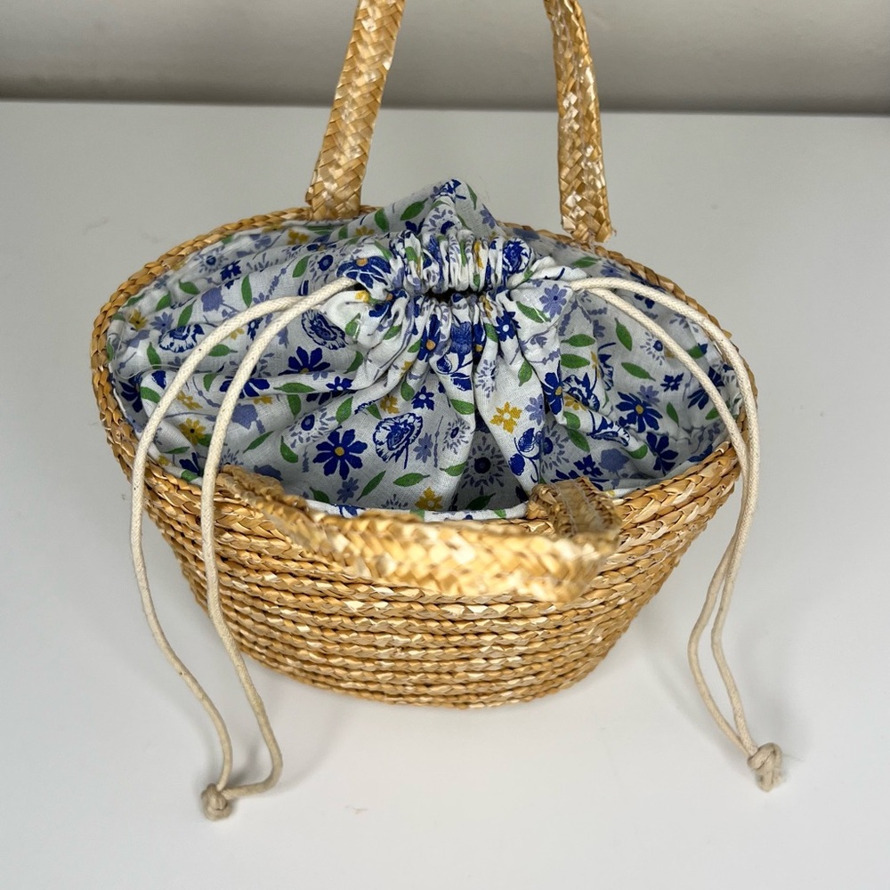 Cute Minu Woven Basket Bag View 6